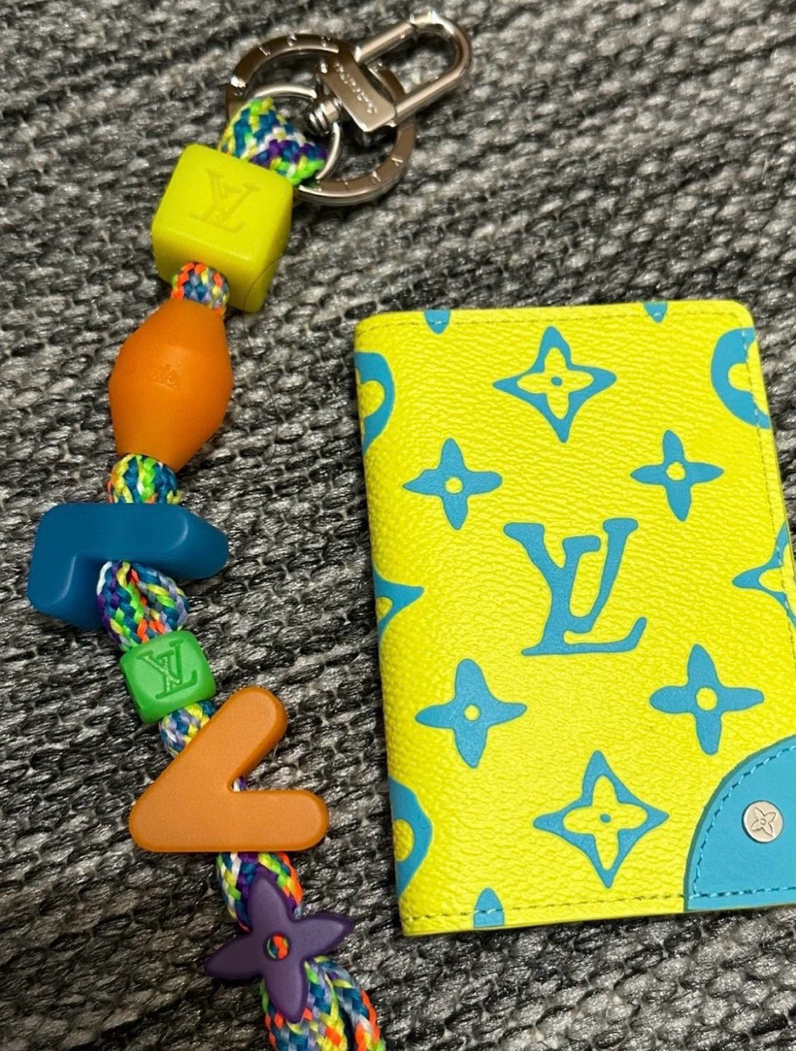 Louis Vuitton Accessories KC828012