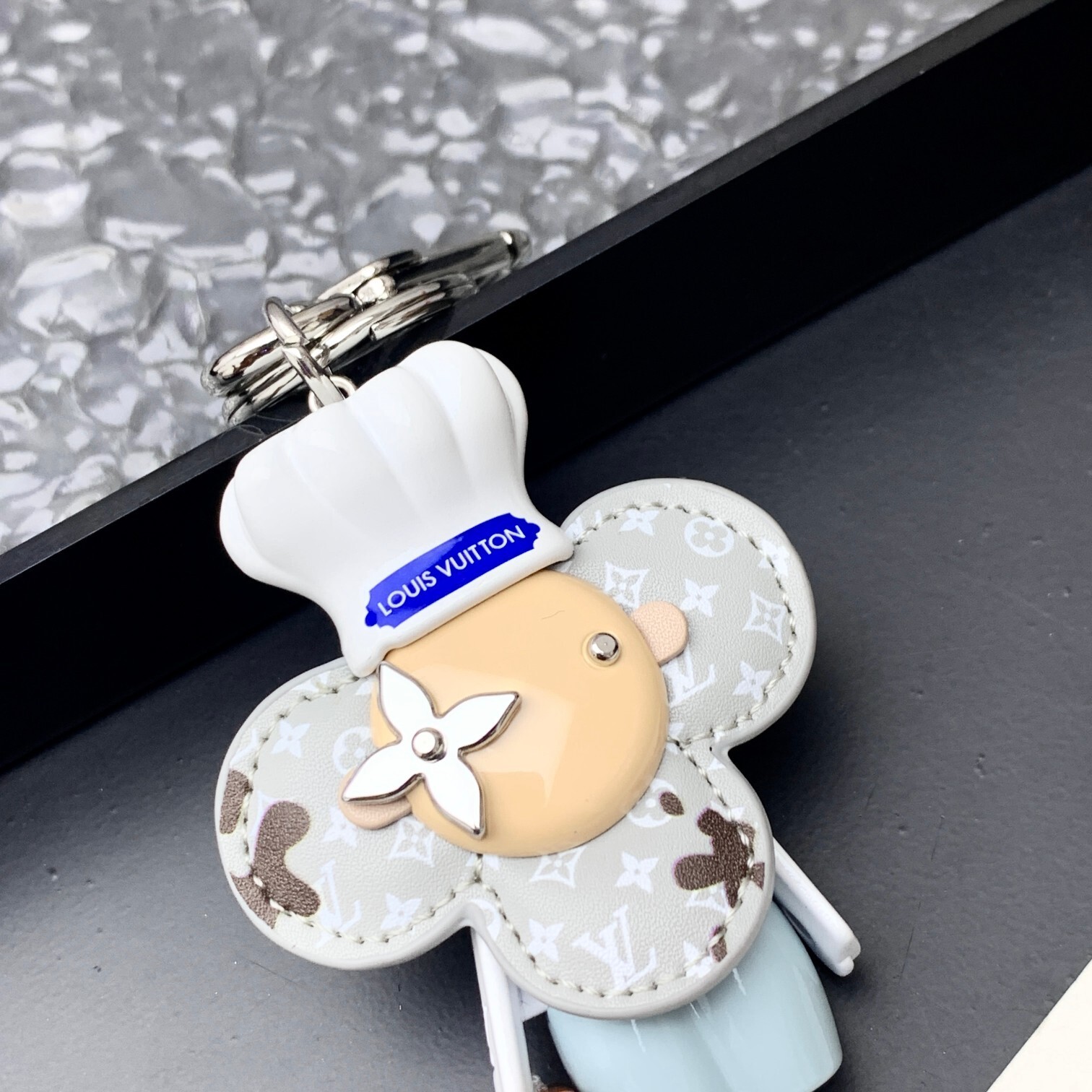 Louis Vuitton Accessories KC828004