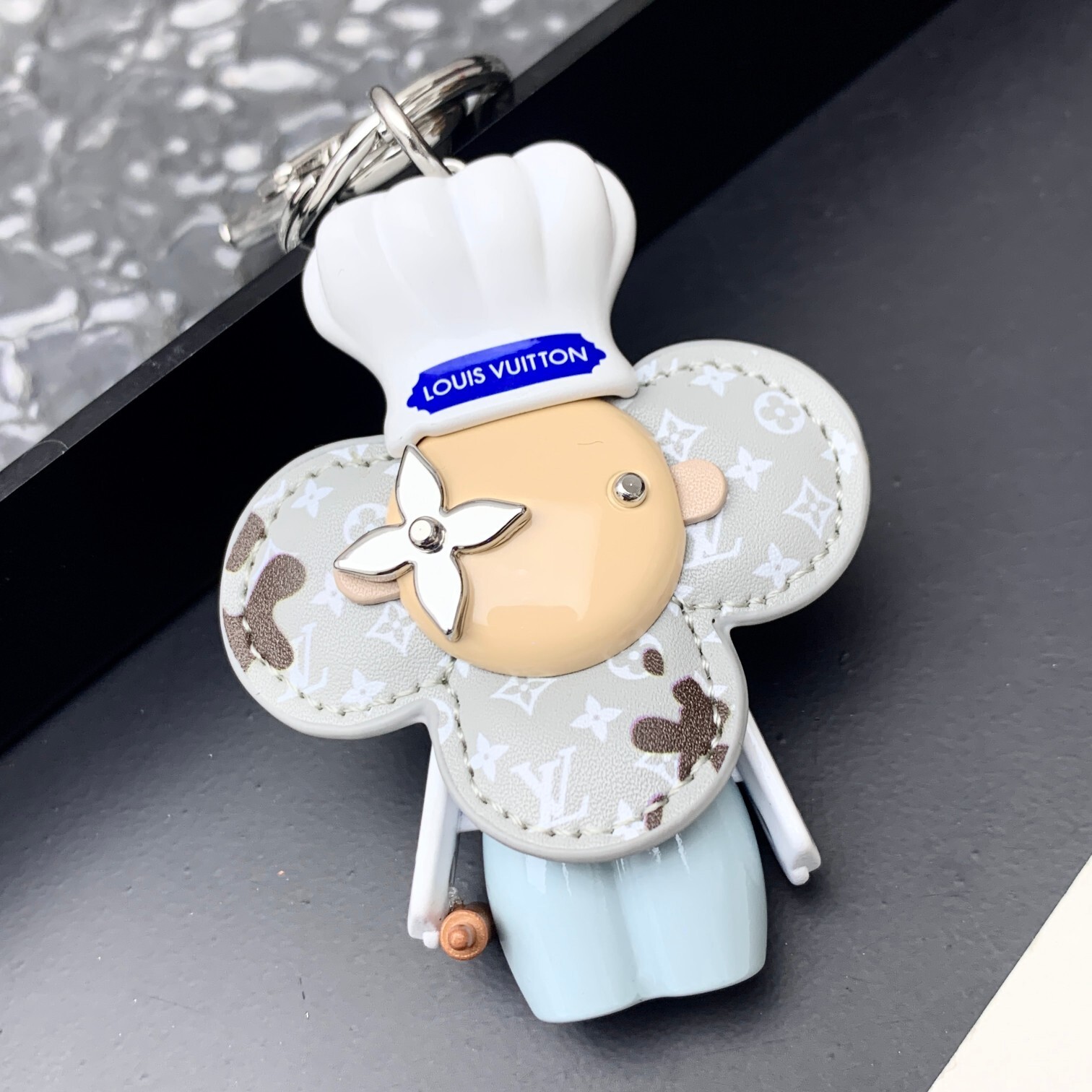 Louis Vuitton Accessories KC828004