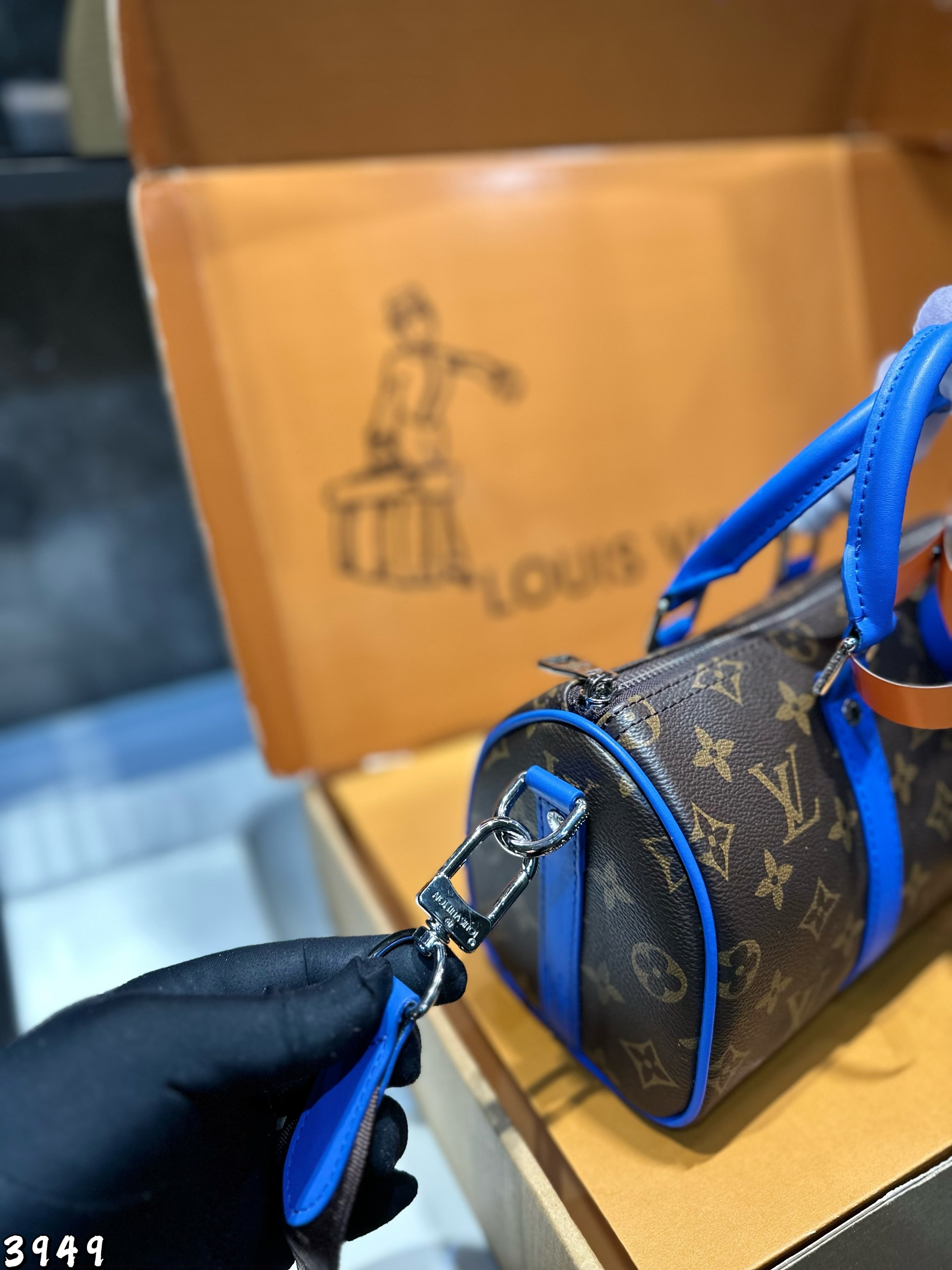 Louis Vuitton Bag BG868062
