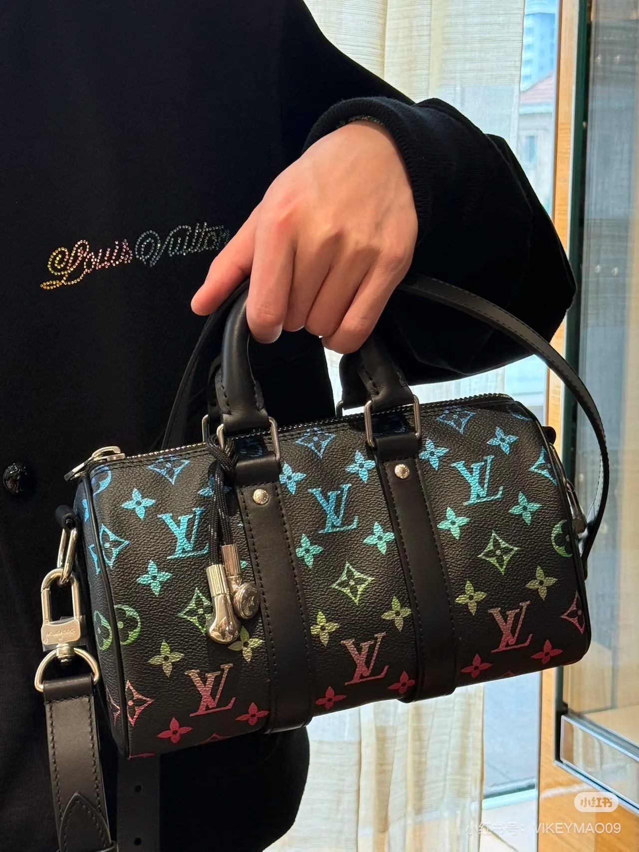 Louis Vuitton Bag BG868058