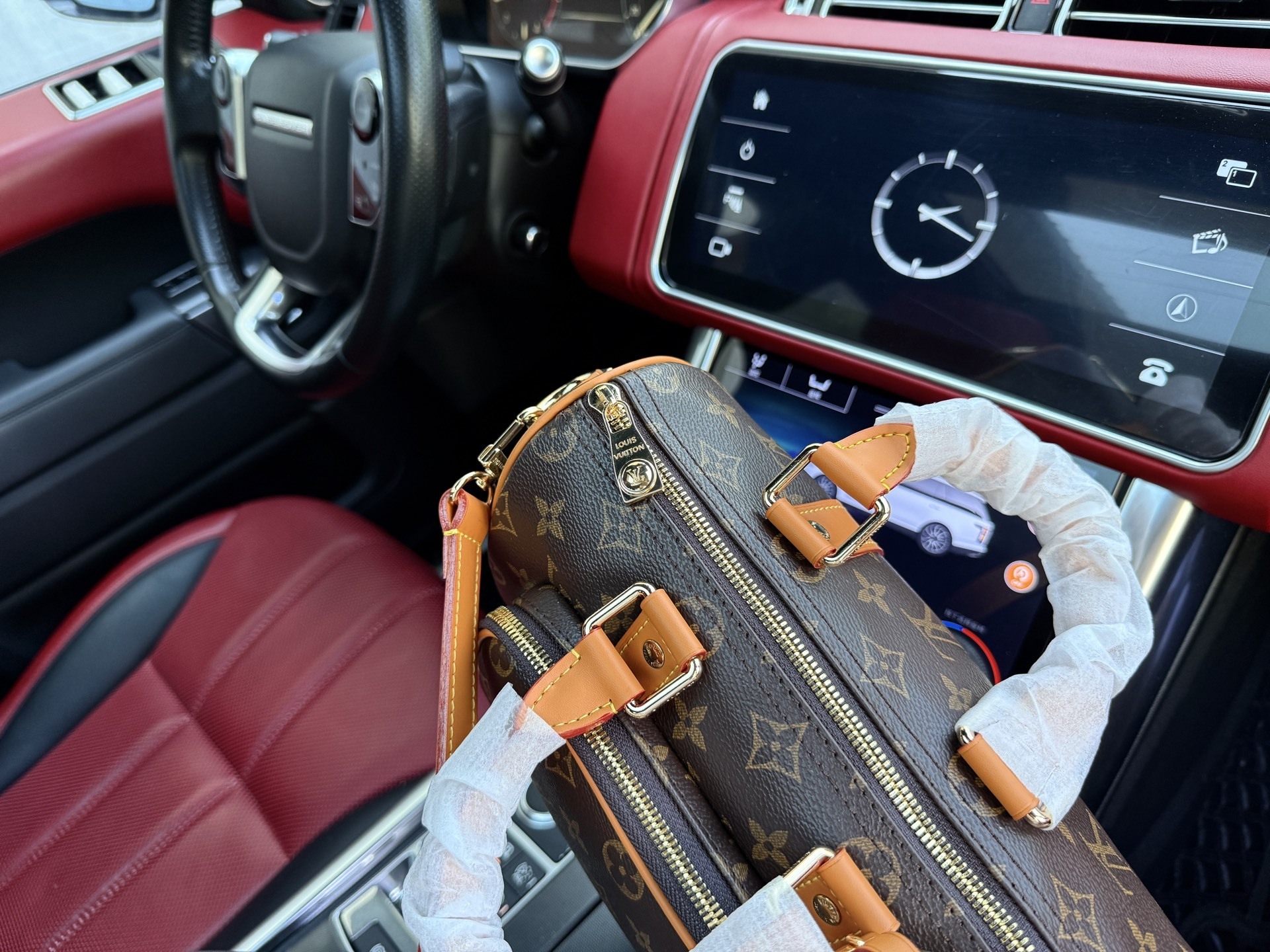 Louis Vuitton Bag BG868065