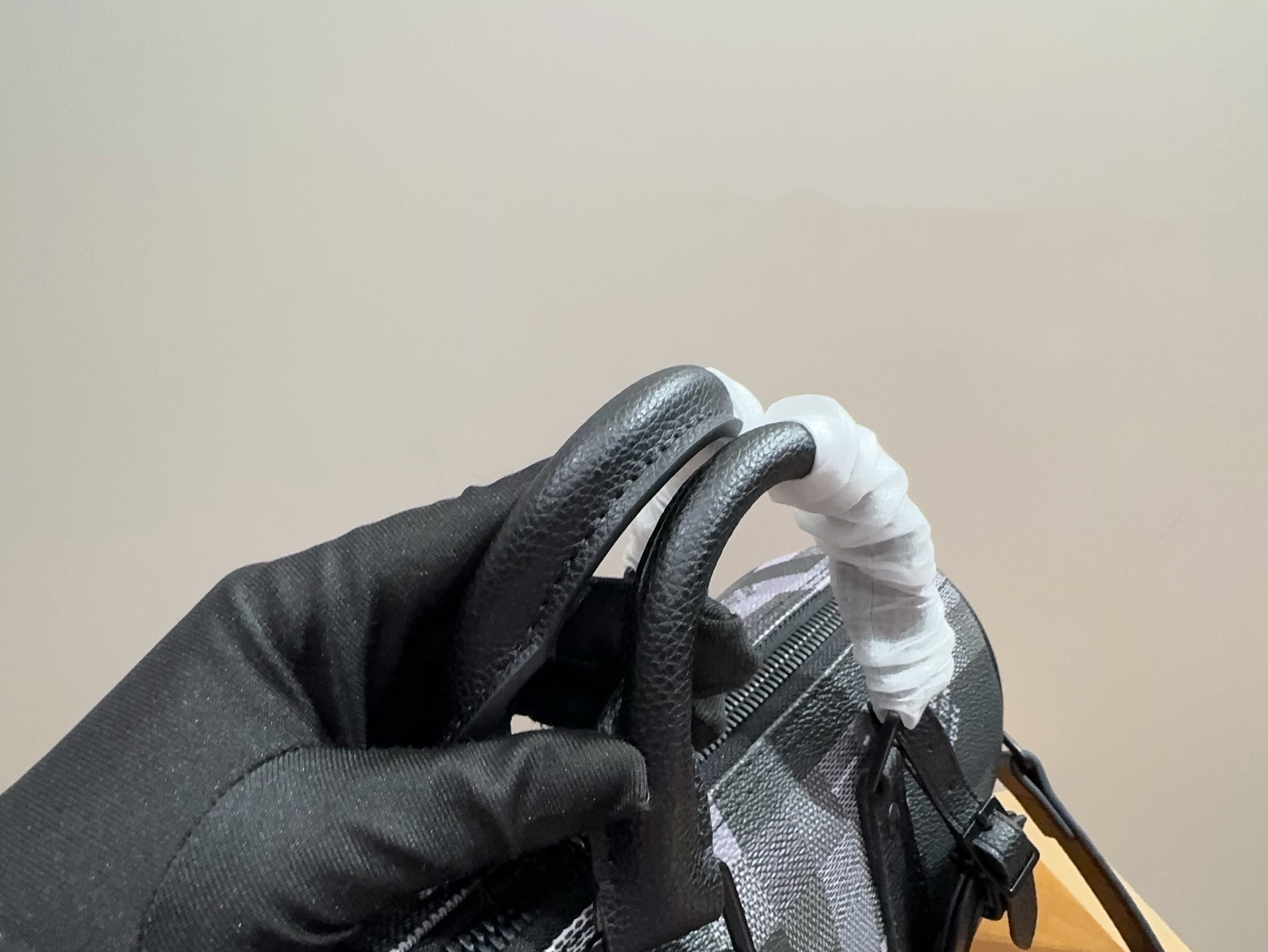 Louis Vuitton Bag BG868052