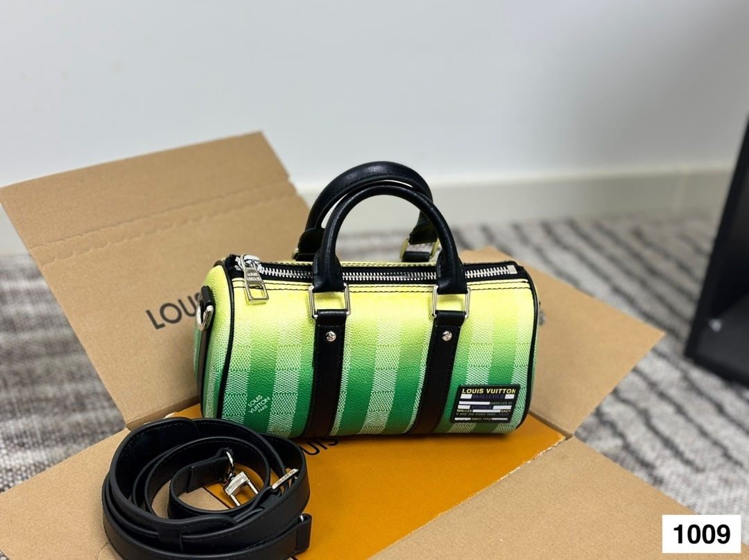 Louis Vuitton Bag BG868064