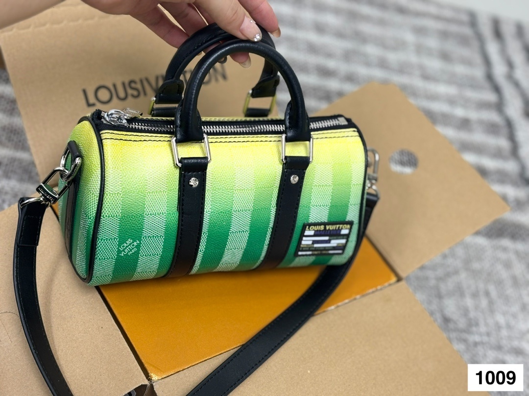 Louis Vuitton Bag BG868064