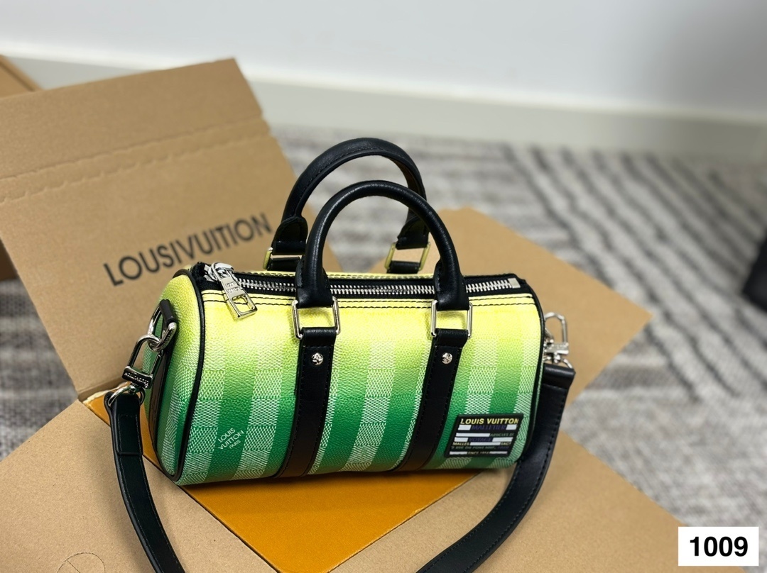 Louis Vuitton Bag BG868064