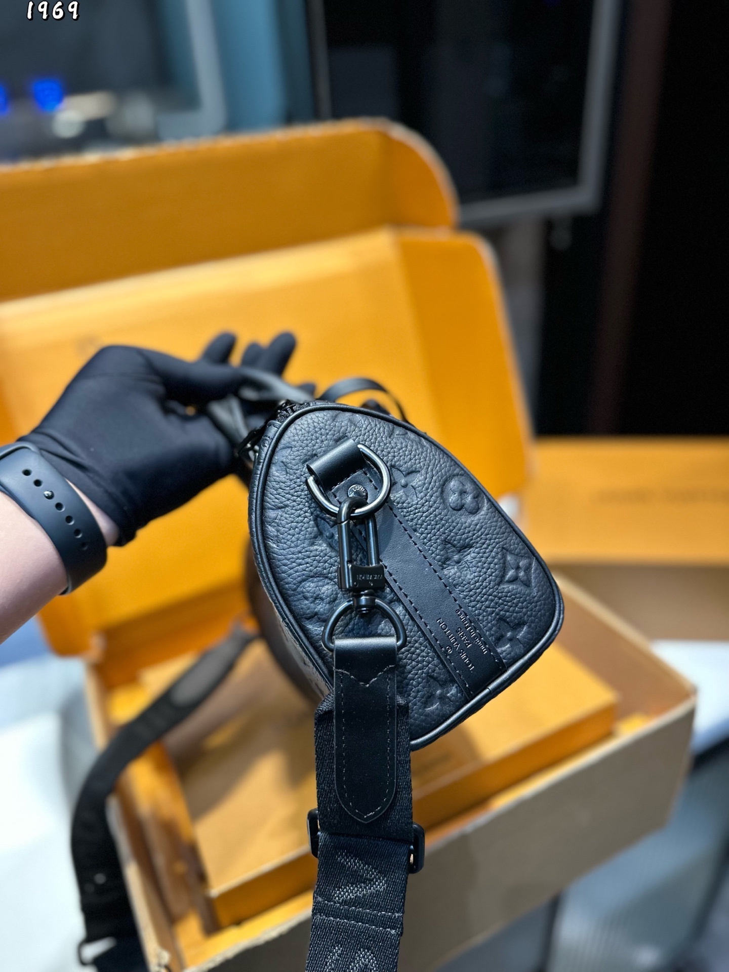 Louis Vuitton Bag BG868054