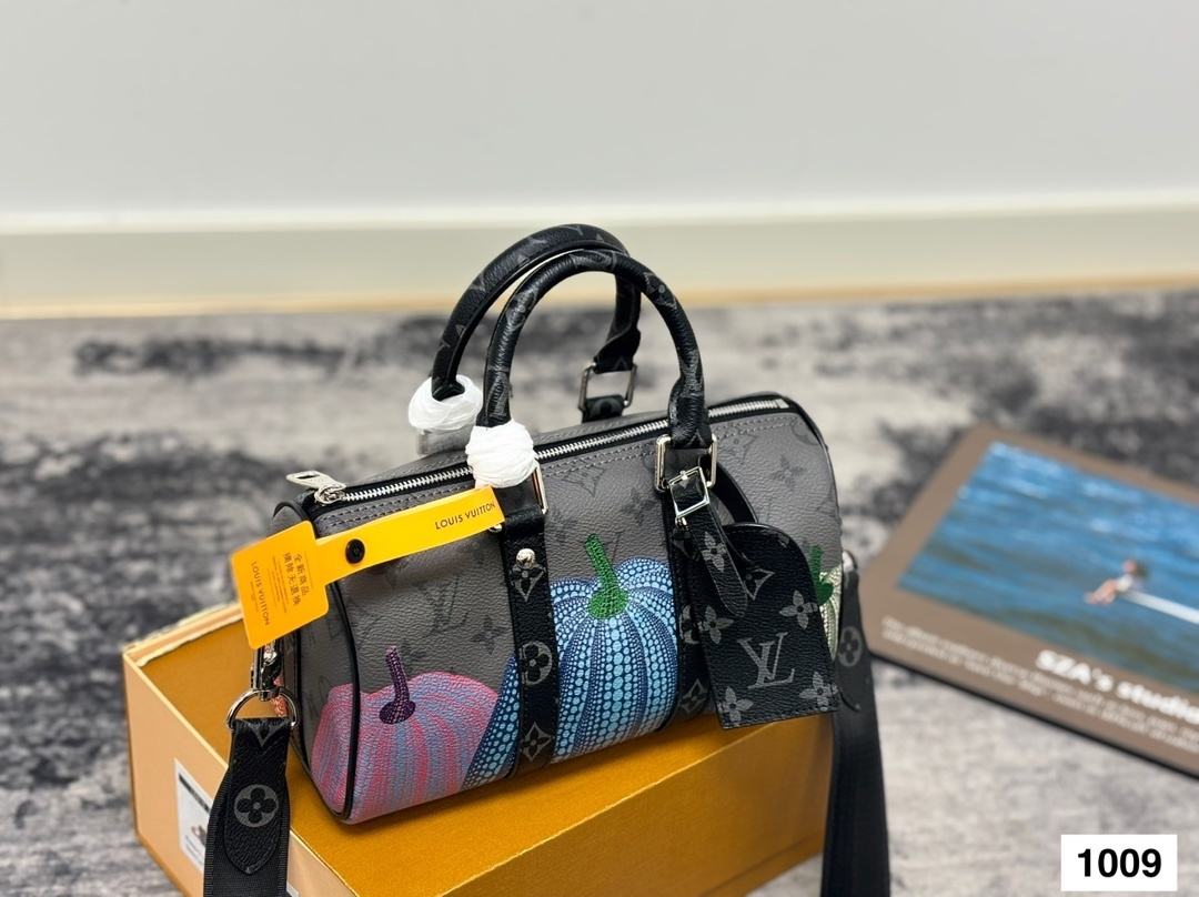Louis Vuitton Bag BG868057
