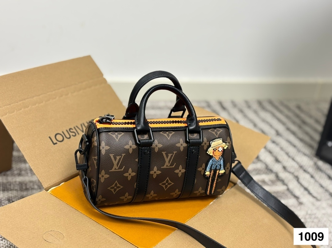 Louis Vuitton Bag BG868063