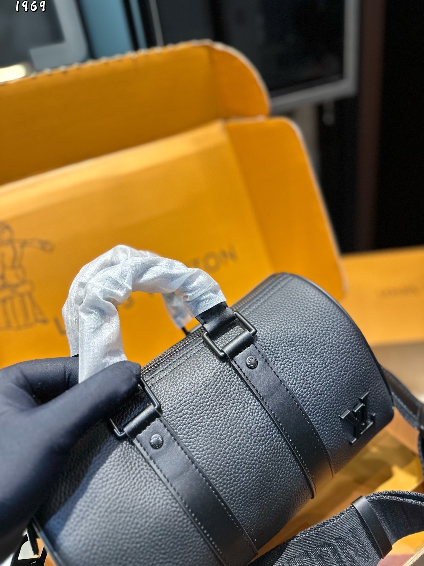 Louis Vuitton Bag BG868055