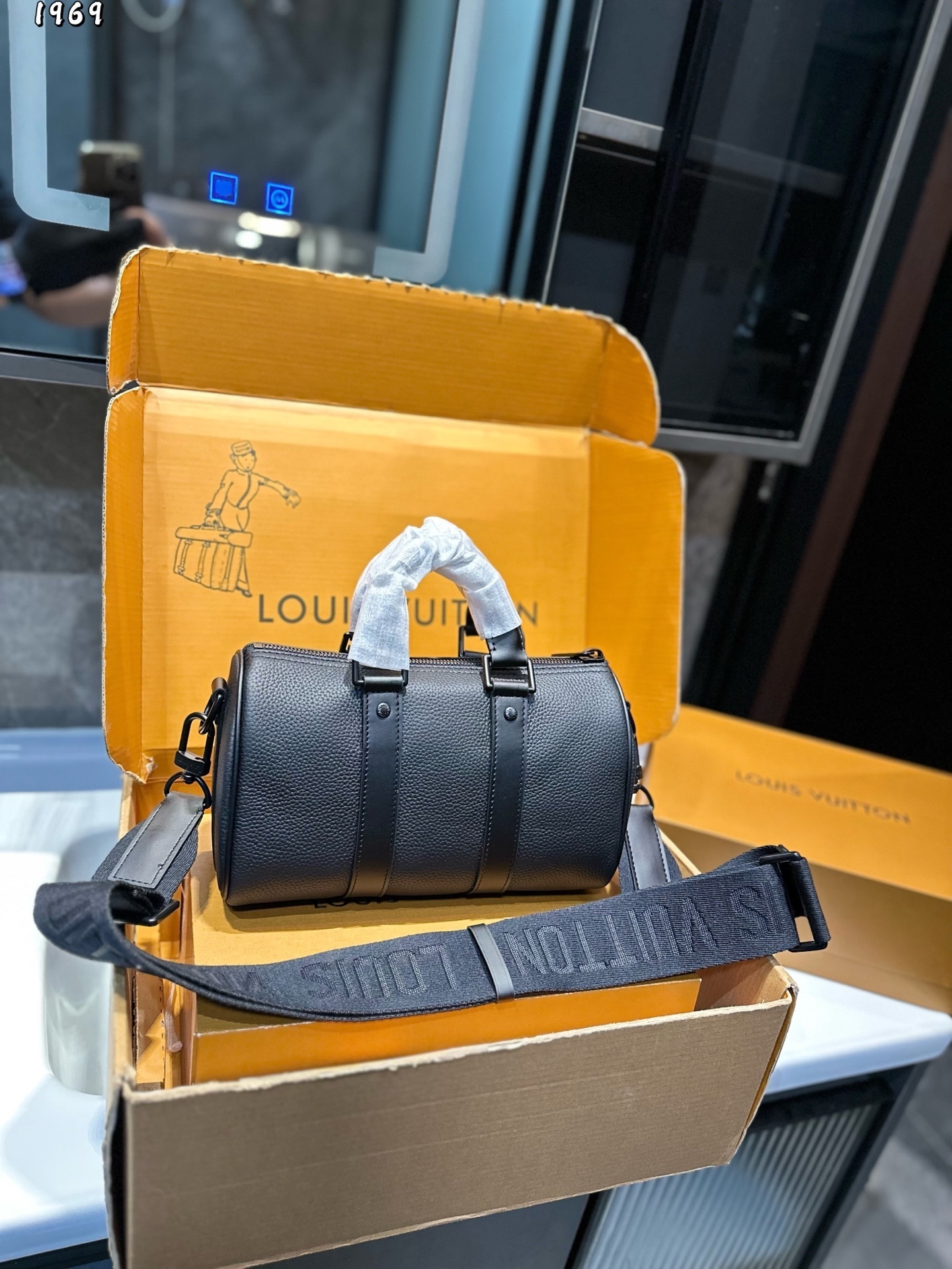 Louis Vuitton Bag BG868055
