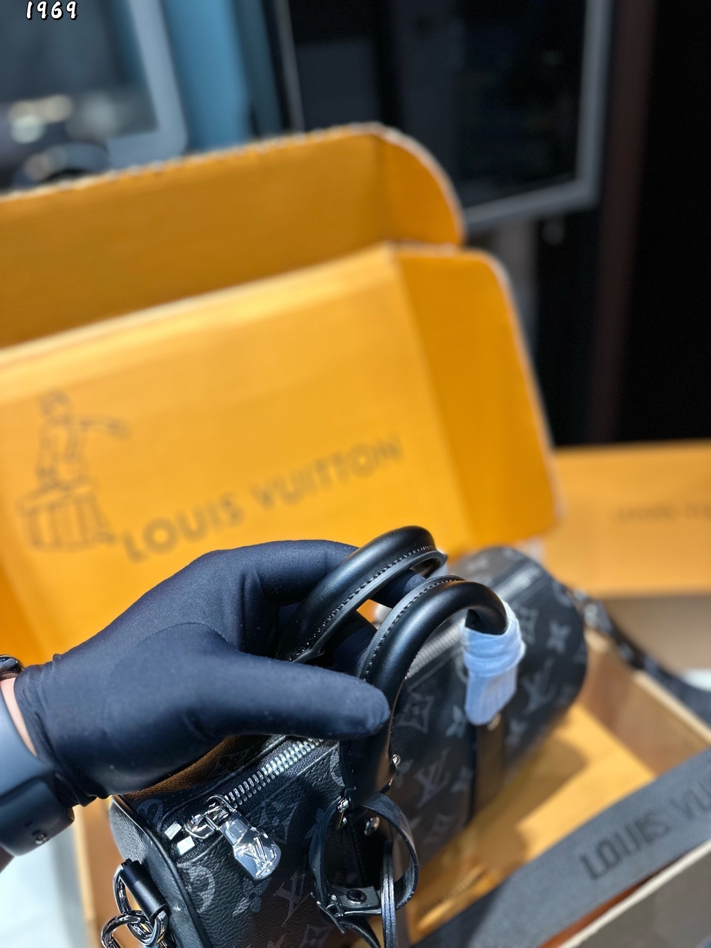Louis Vuitton Bag BG868053