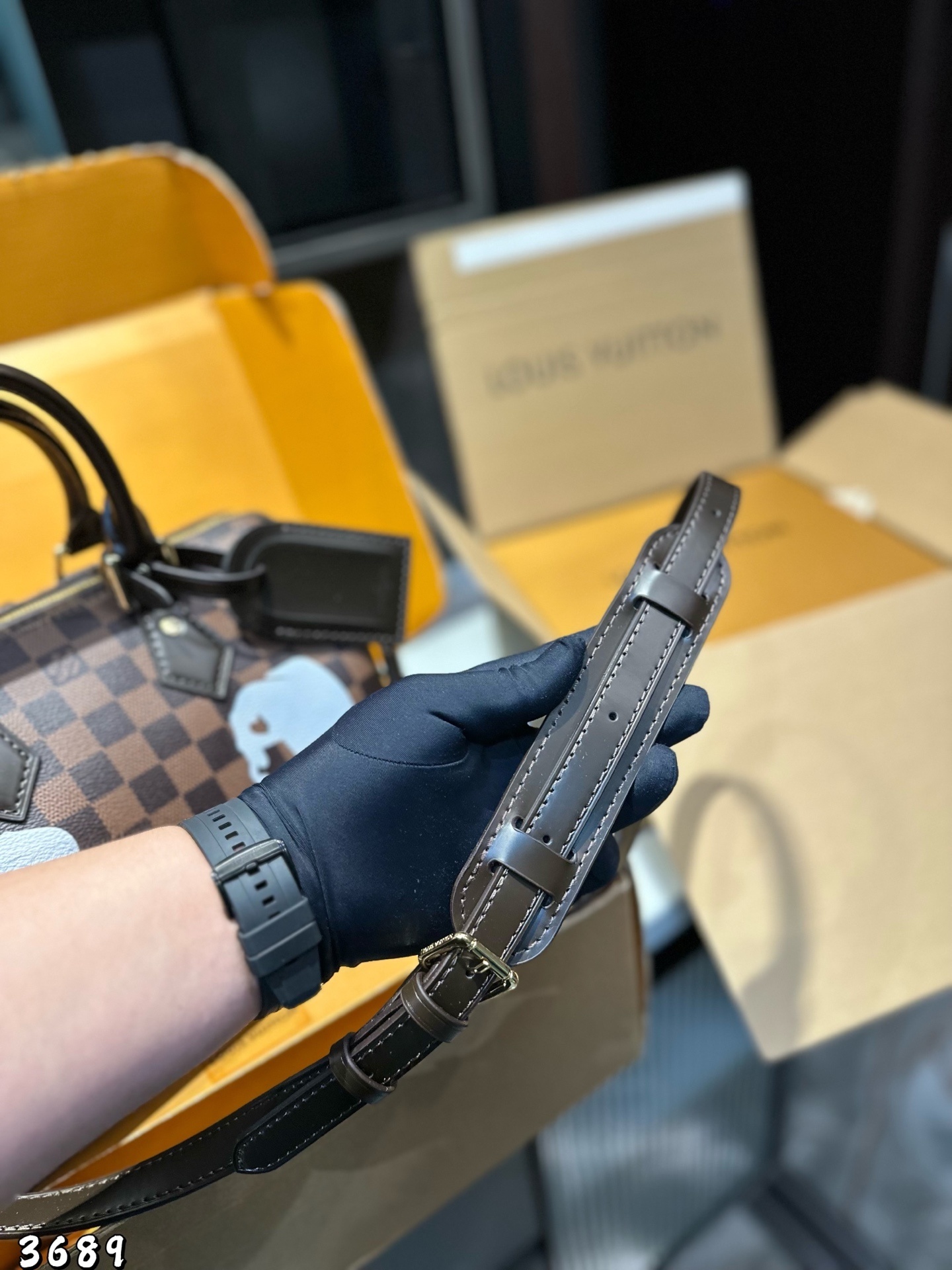 Louis Vuitton Bag BG868059