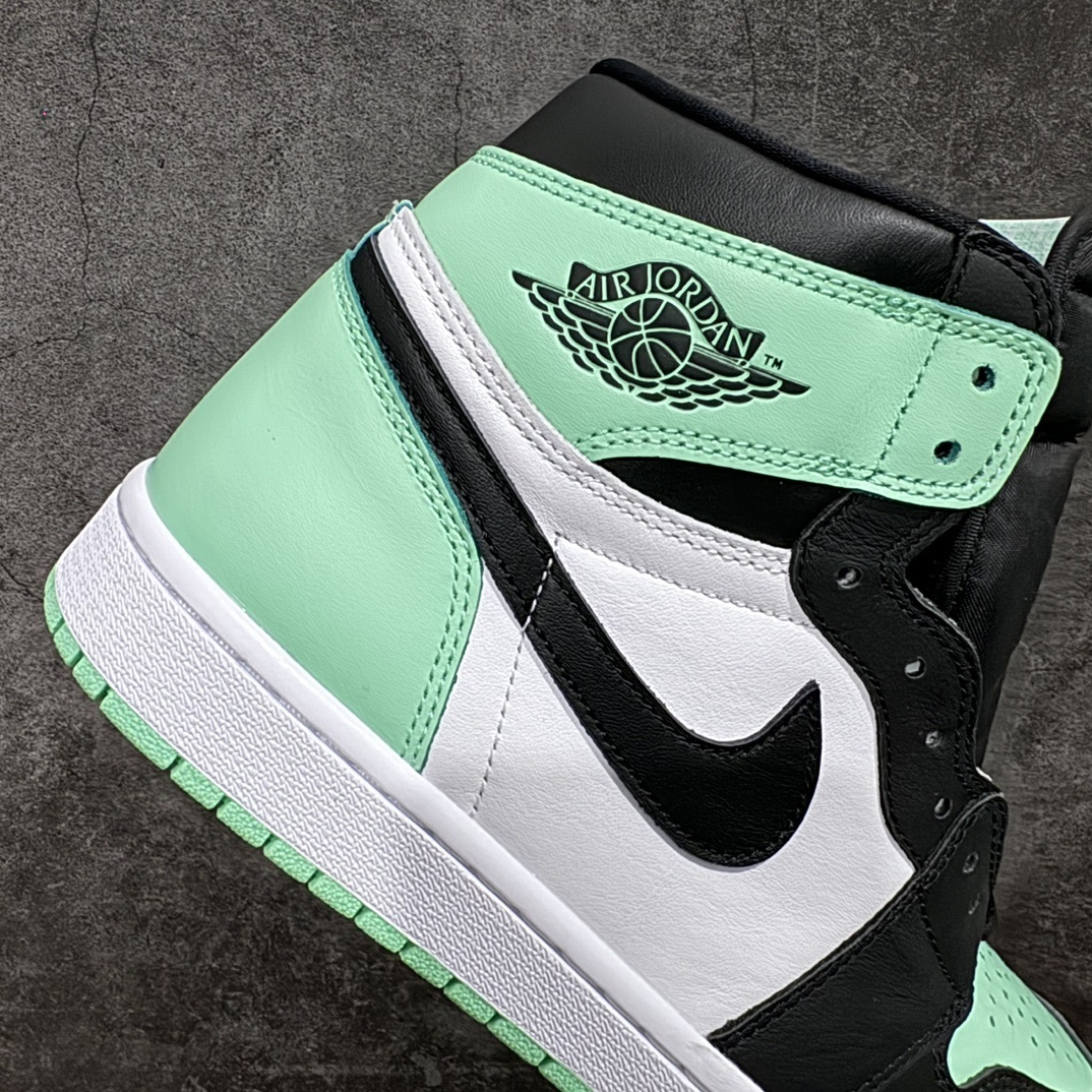 Nike Sneakers SH528406