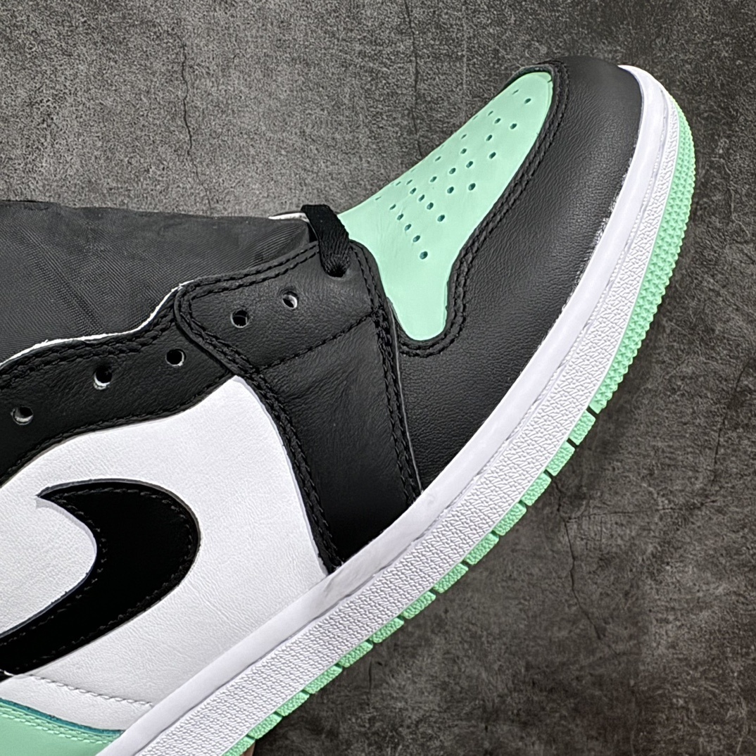 Nike Sneakers SH528406