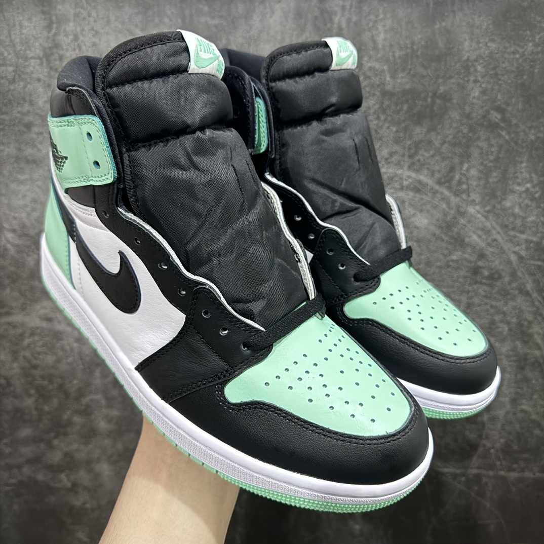 Nike Sneakers SH528406