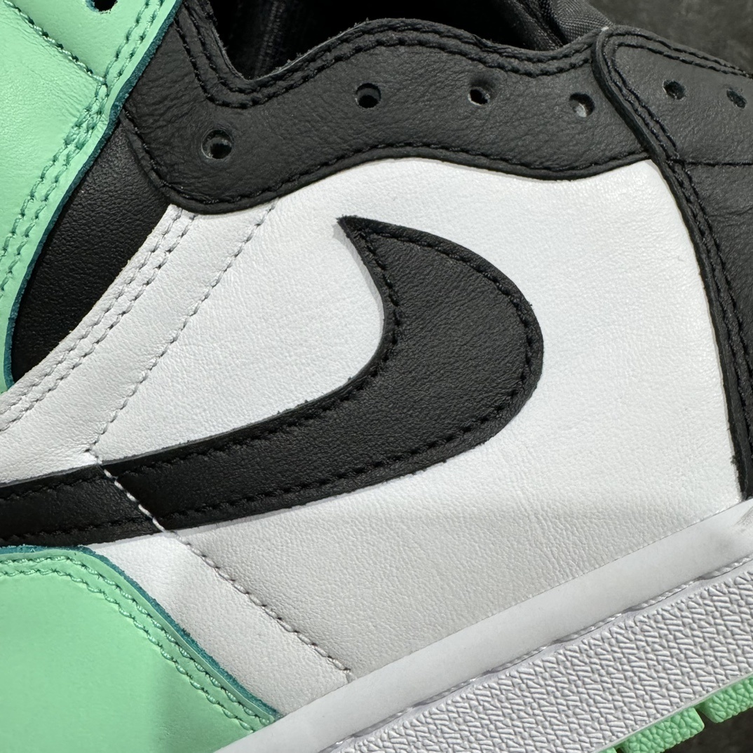 Nike Sneakers SH528406