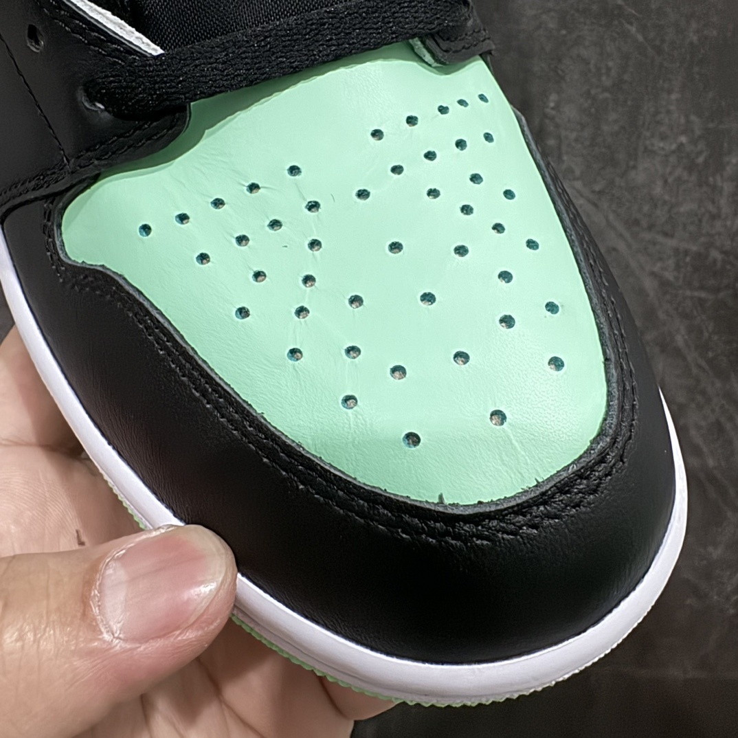 Nike Sneakers SH528406