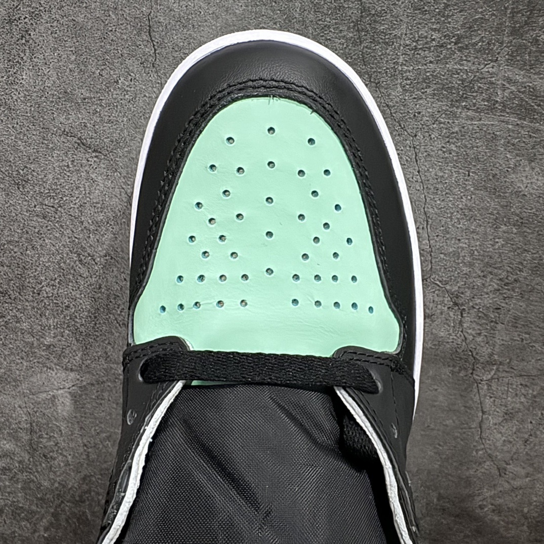 Nike Sneakers SH528406
