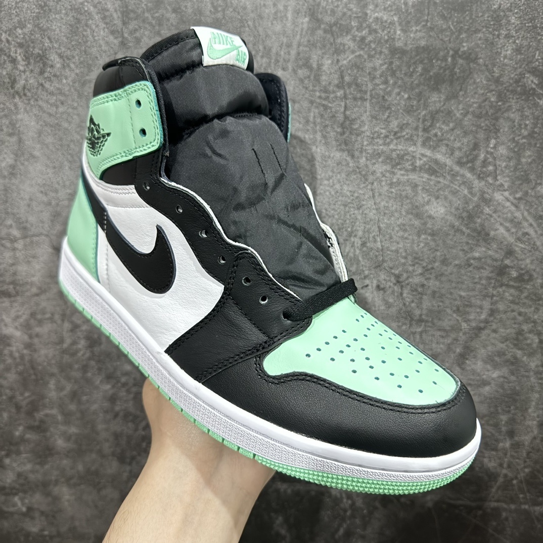 Nike Sneakers SH528406