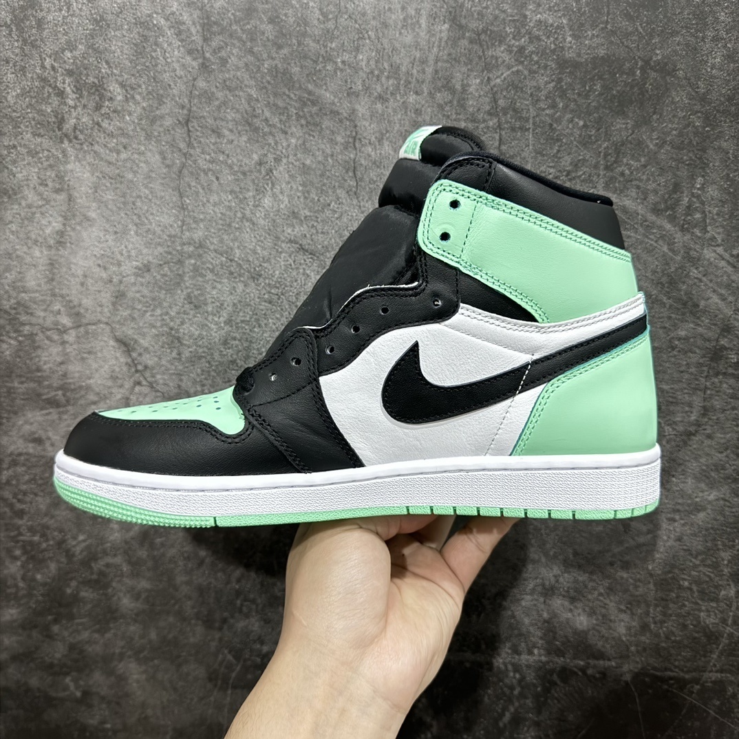 Nike Sneakers SH528406