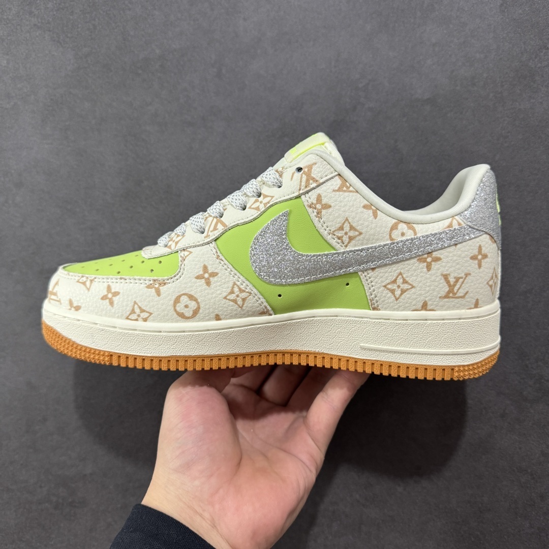Nike Sneakers SH528351
