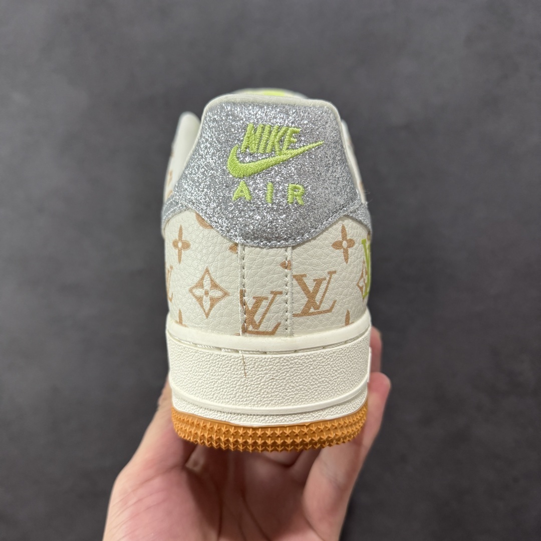 Nike Sneakers SH528351