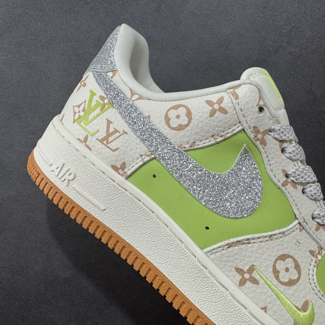 Nike Sneakers SH528351