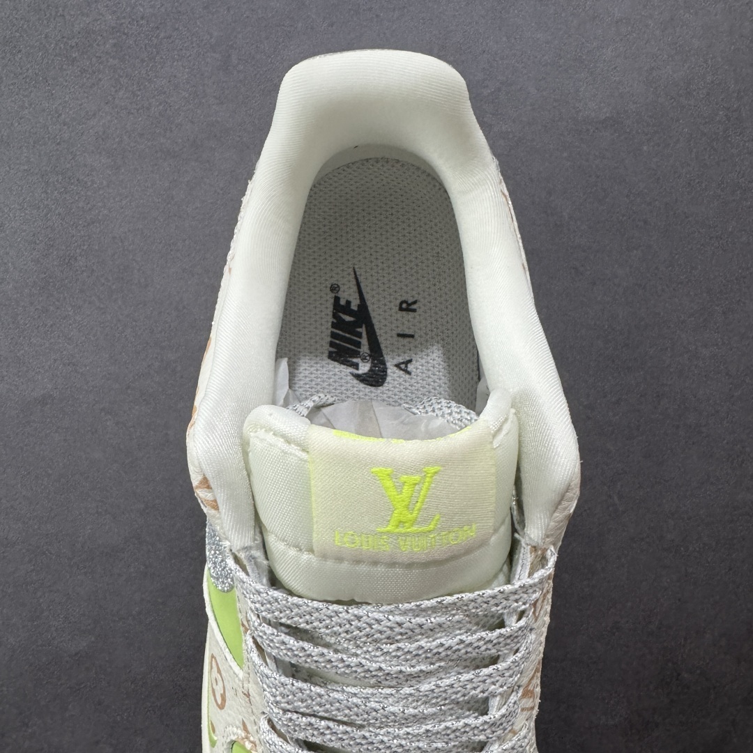 Nike Sneakers SH528351