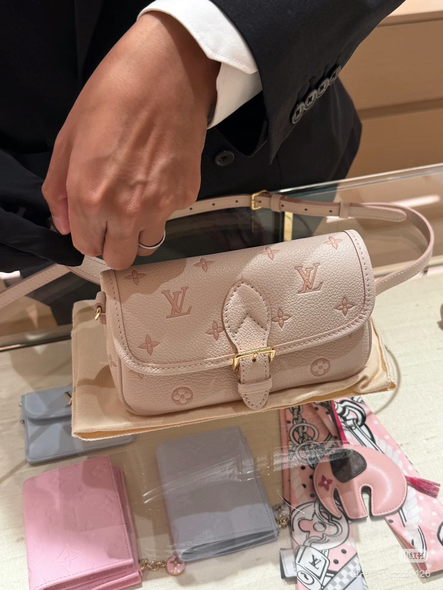 Louis Vuitton Bag BG868017