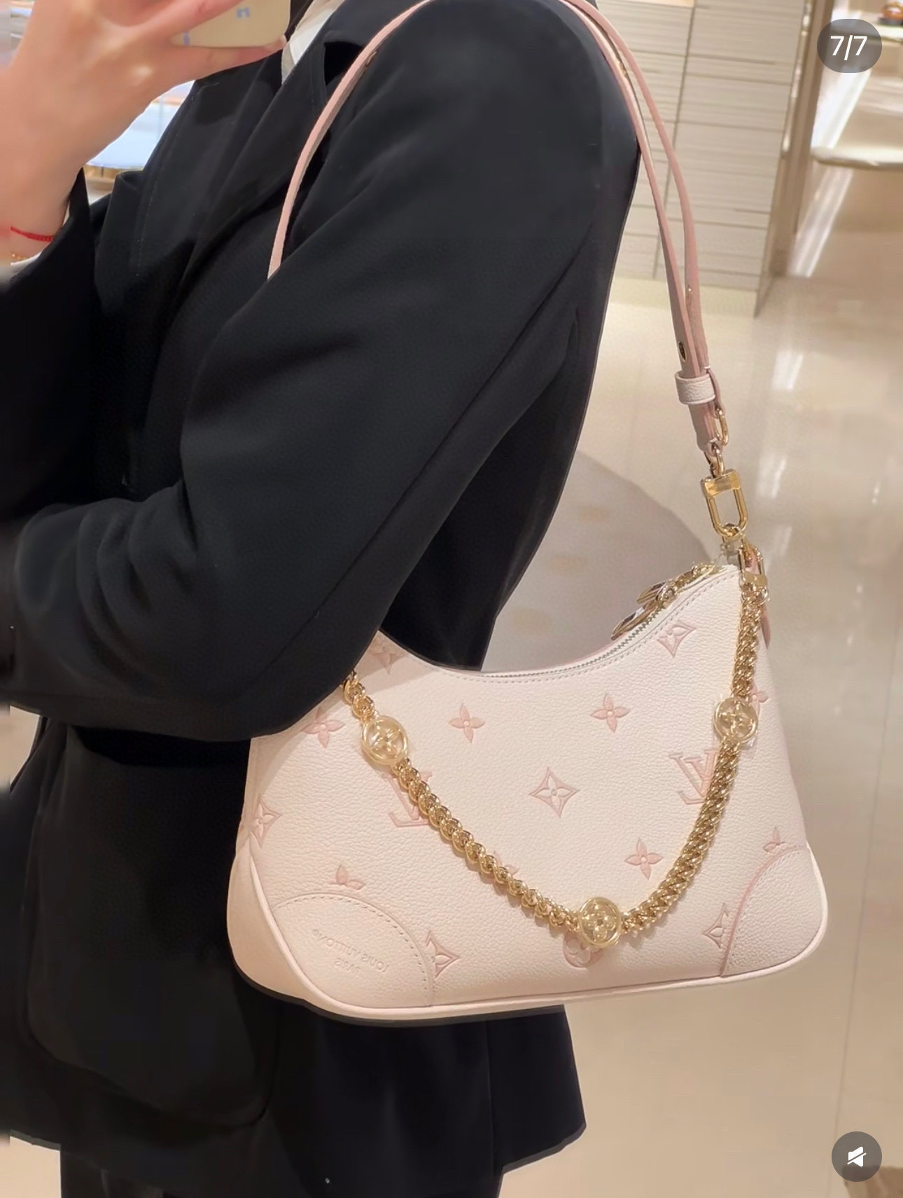 Louis Vuitton Bag BG868018