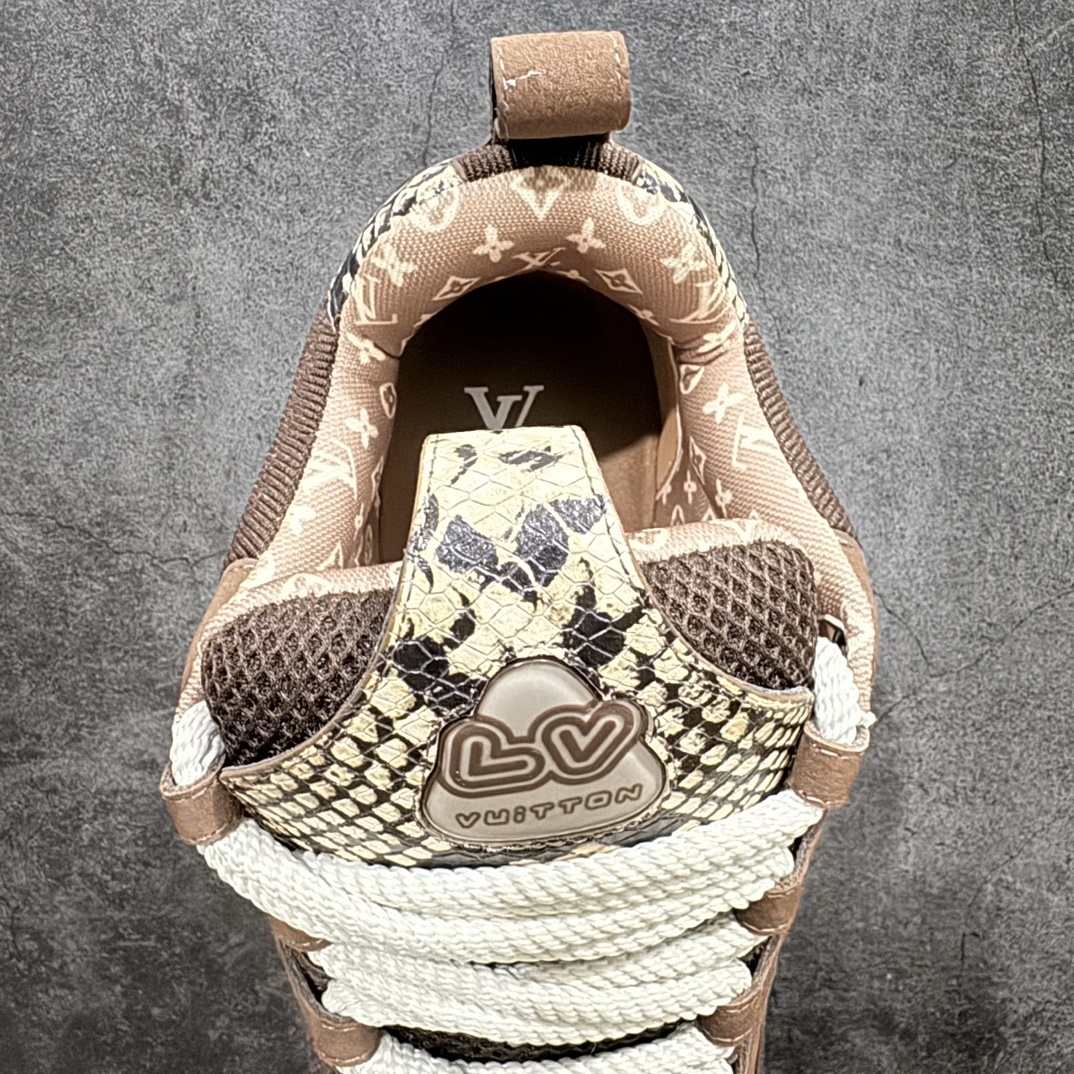 Louis Vuitton Sneakers SH528120