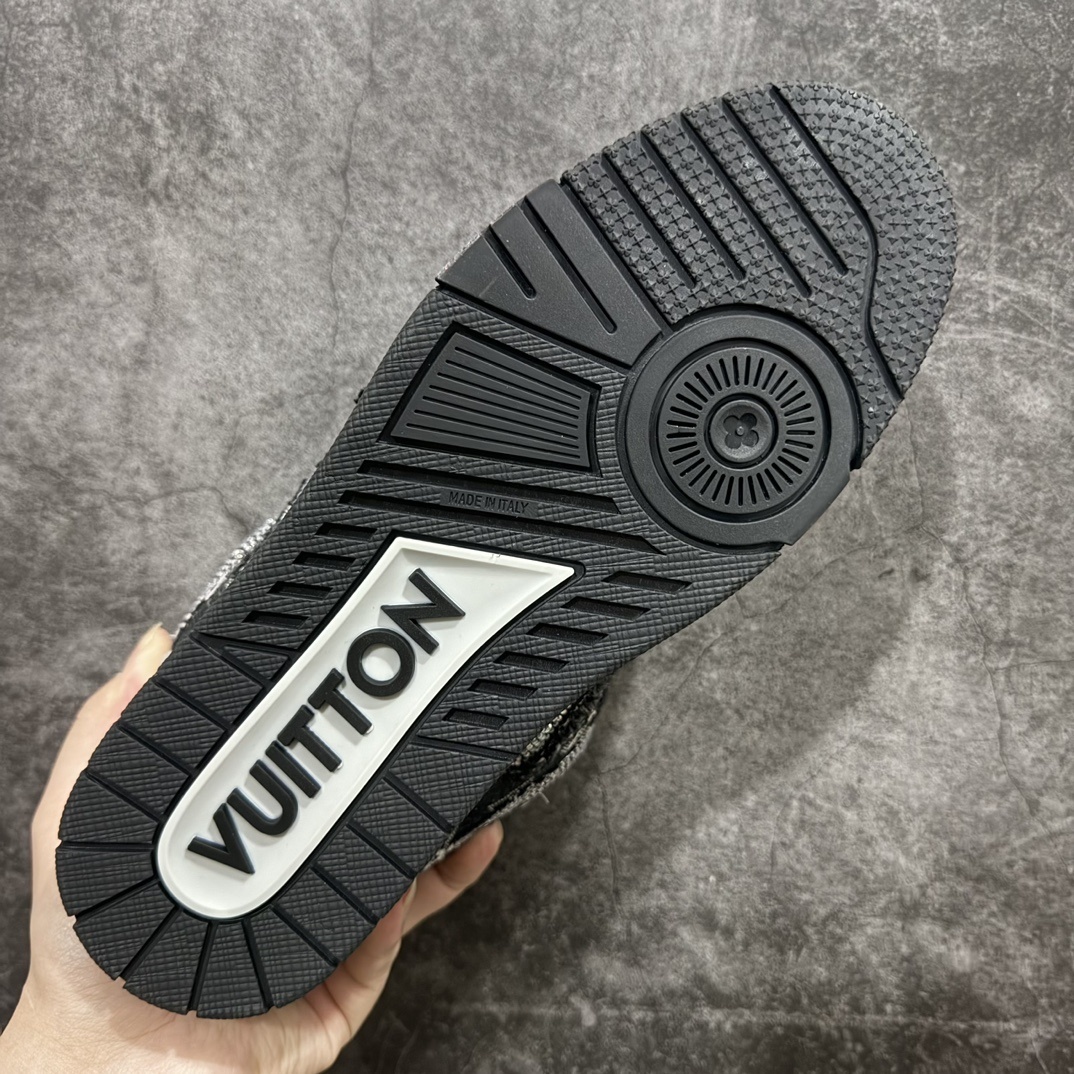 Louis Vuitton Sneakers SH528118