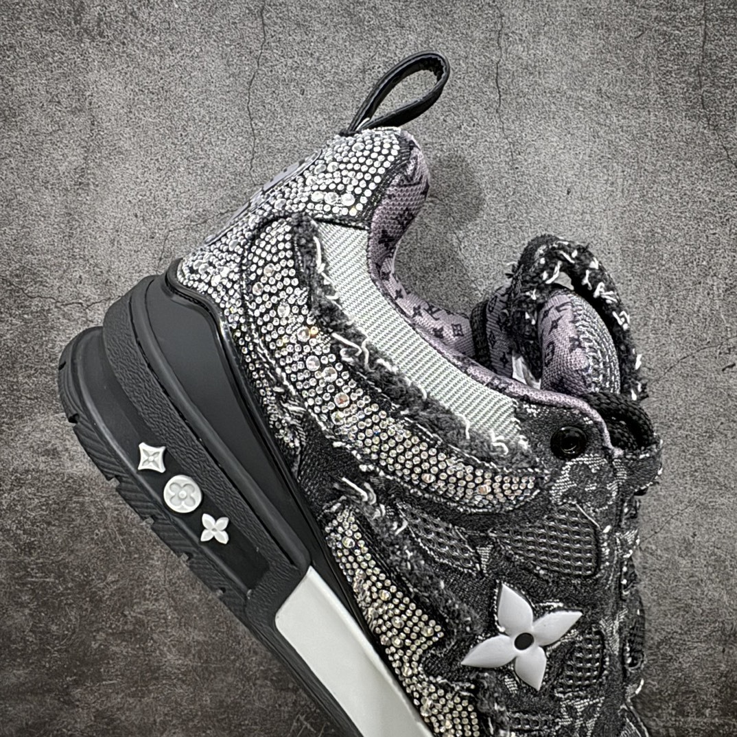 Louis Vuitton Sneakers SH528118