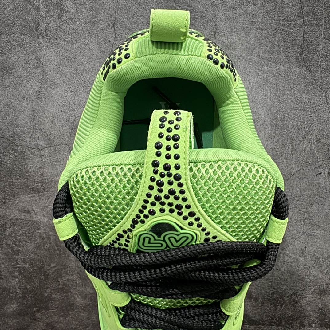 Louis Vuitton Sneakers SH528112