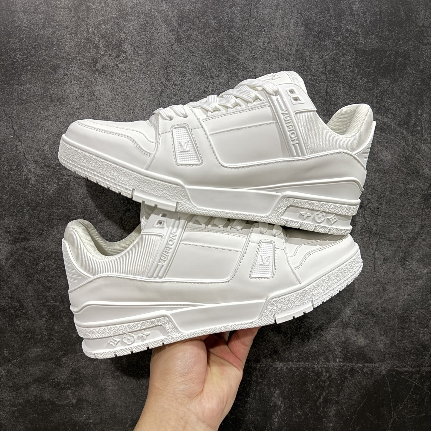 Louis Vuitton Sneakers T538008