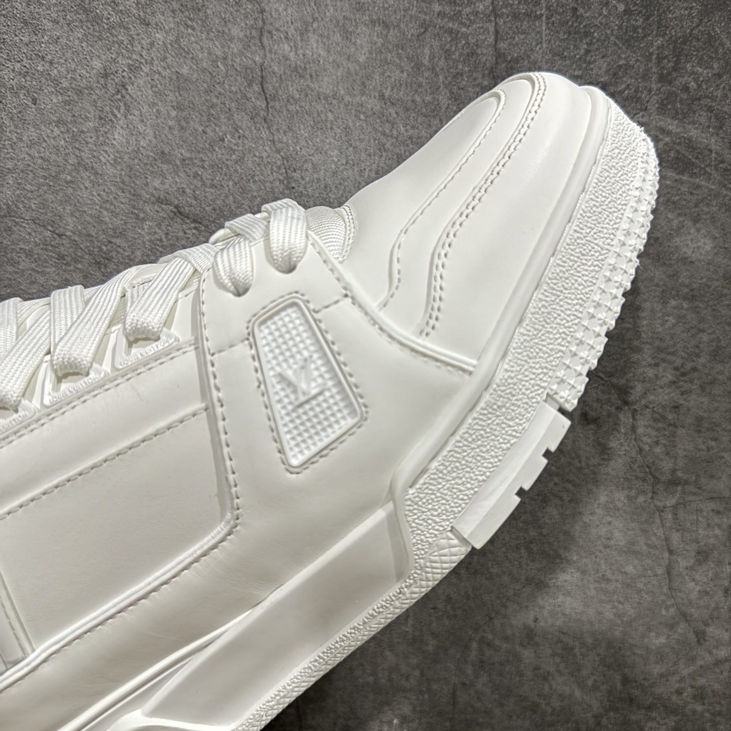 Louis Vuitton Sneakers T538008