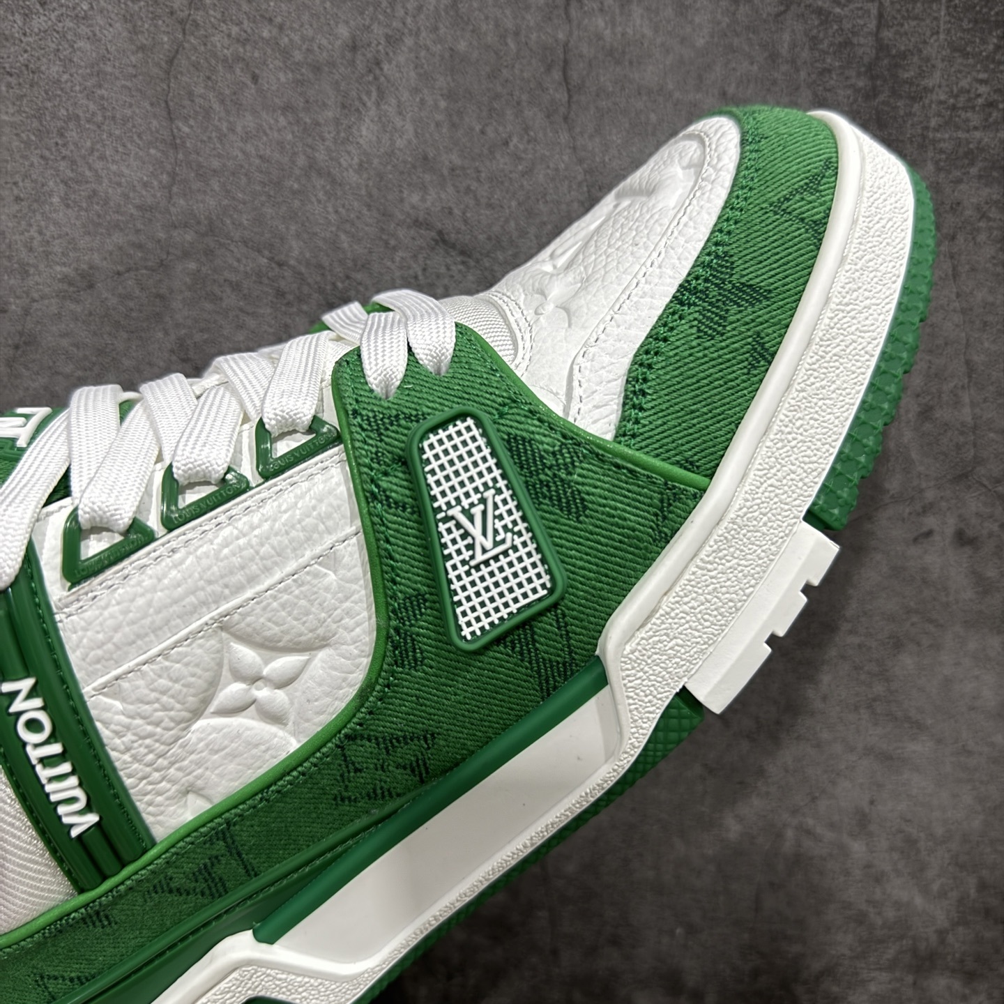 Louis Vuitton Sneakers T538009