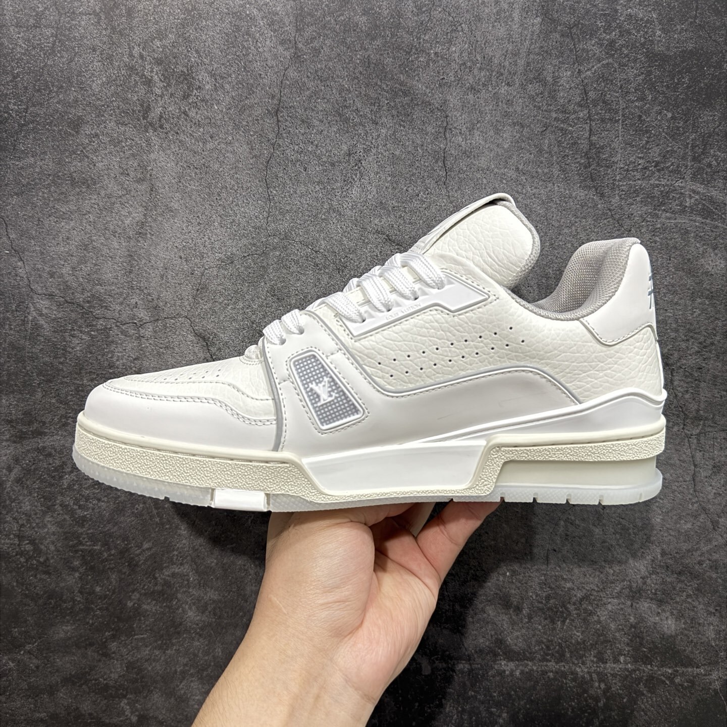 Louis Vuitton Sneakers T538002