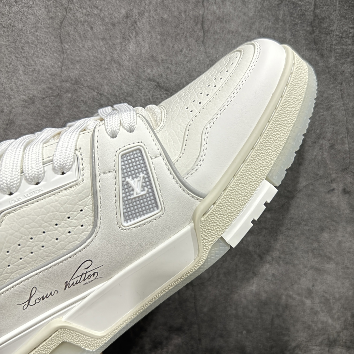Louis Vuitton Sneakers T538002