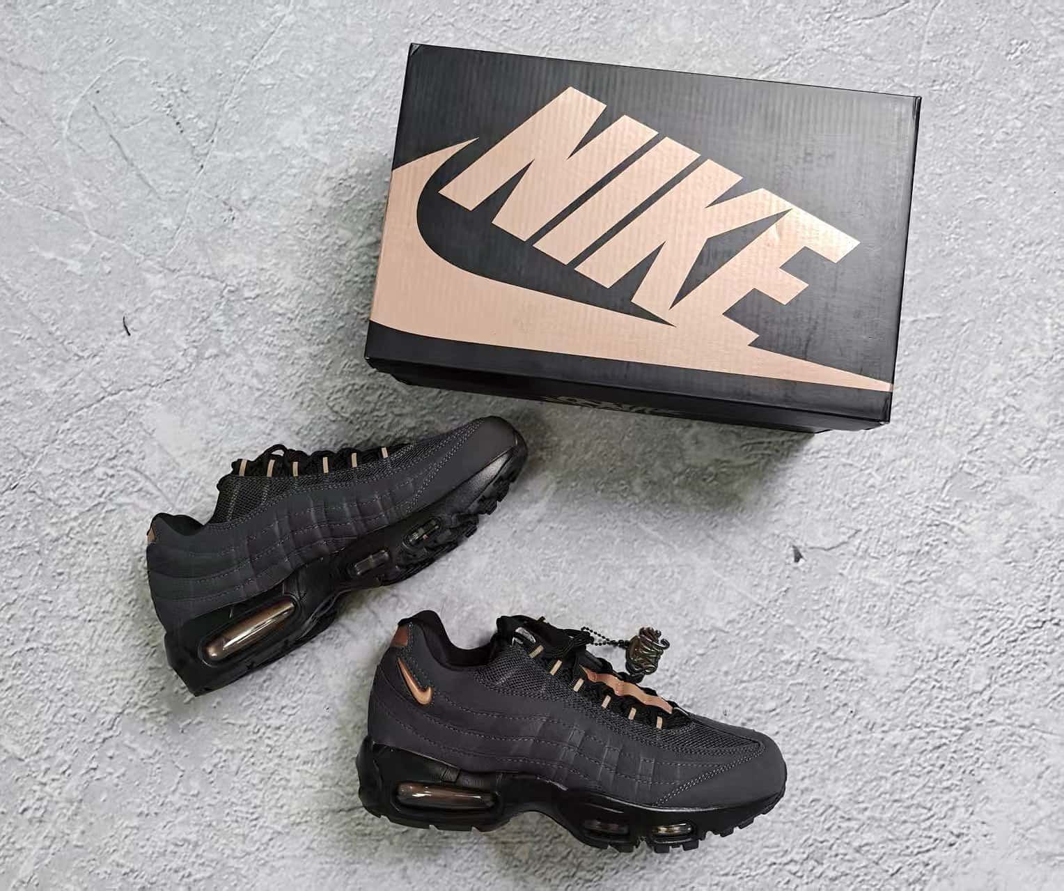 Nike Sneakers 528528