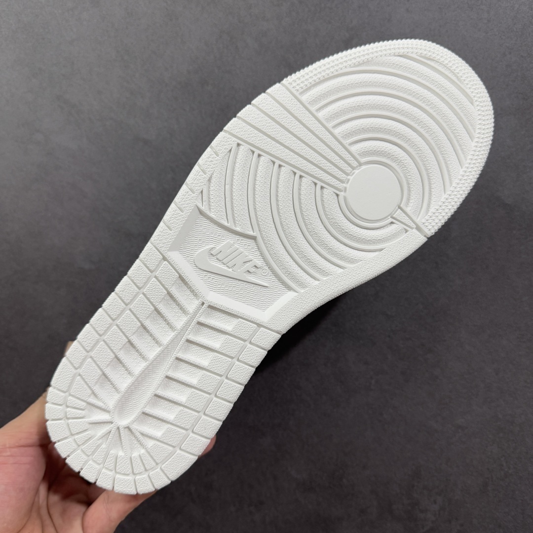 Jordan Sneakers SH528229