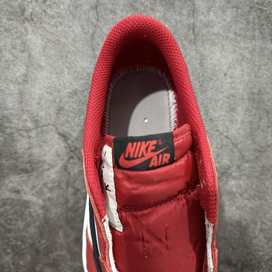 Jordan Sneakers SH528223