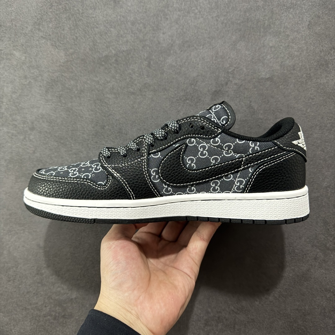Jordan Sneakers SH528233