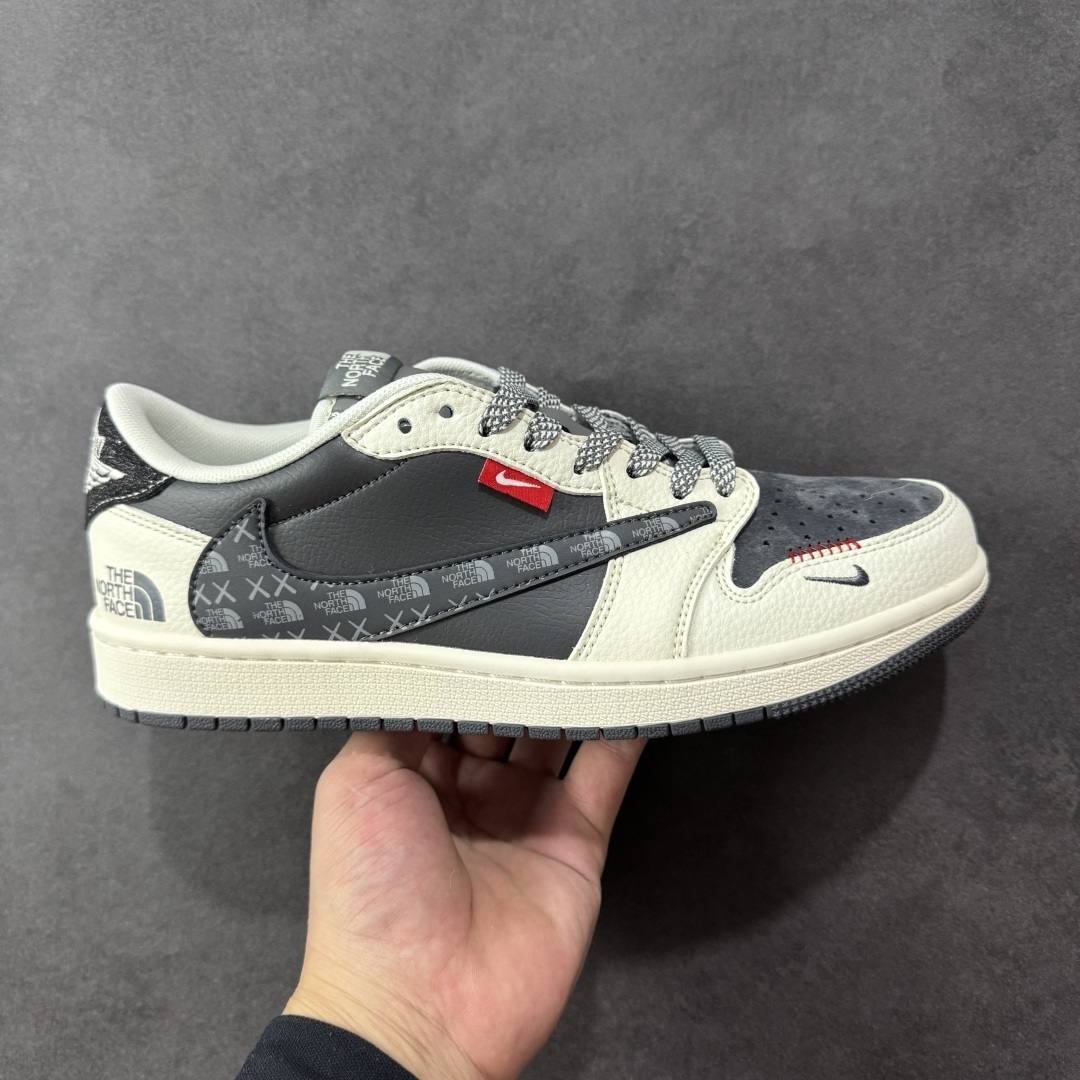 Jordan Sneakers SH528227