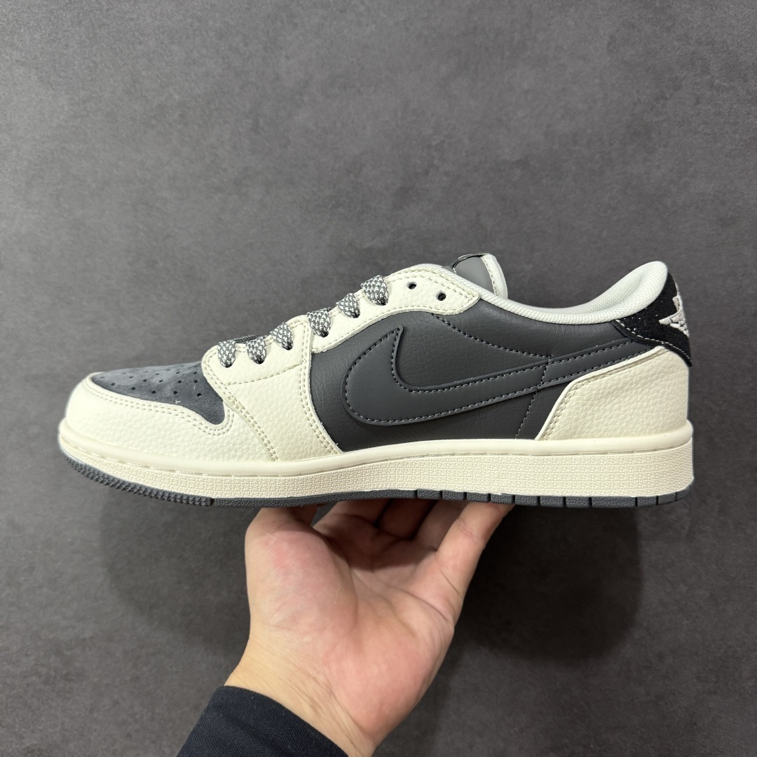 Jordan Sneakers SH528227
