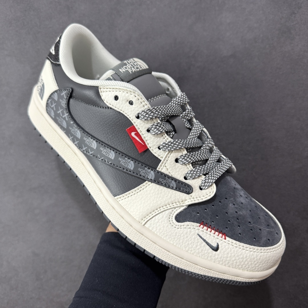 Jordan Sneakers SH528227