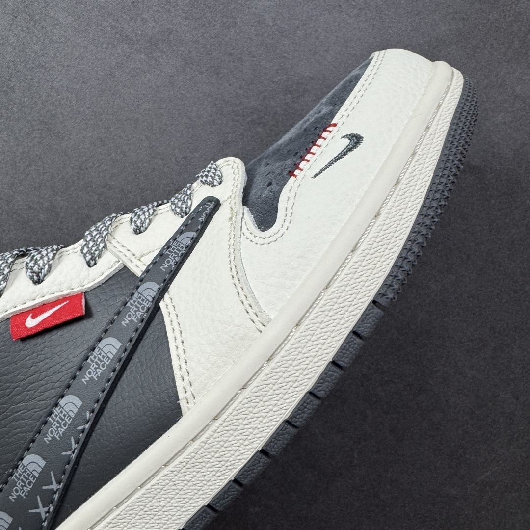 Jordan Sneakers SH528227