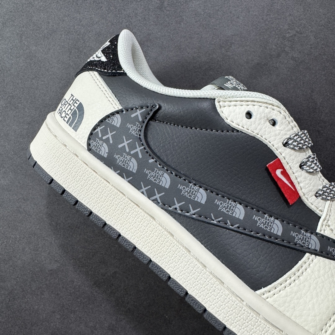 Jordan Sneakers SH528227
