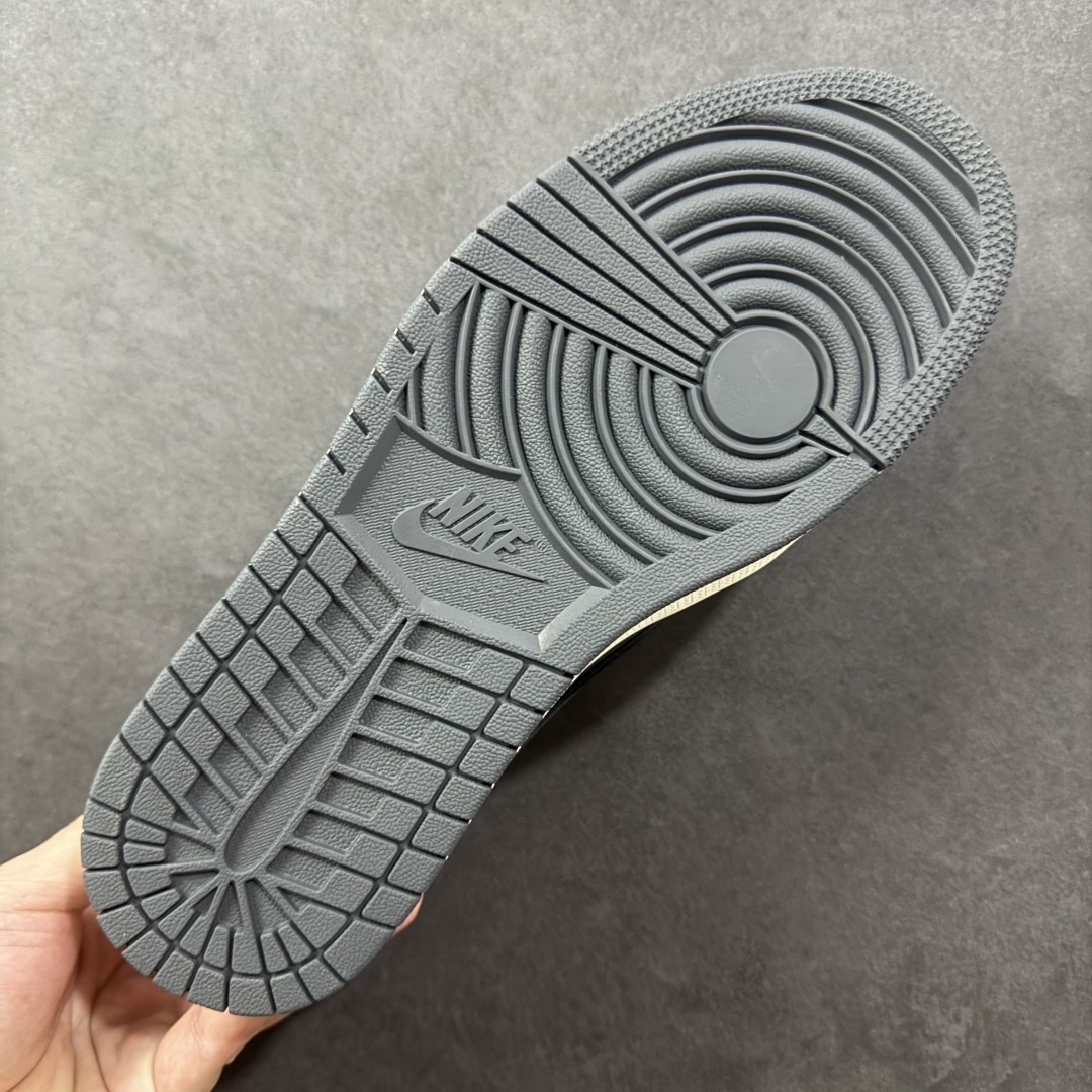 Jordan Sneakers SH528227